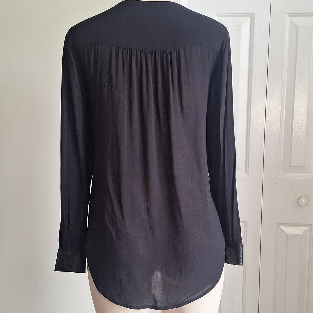 3/$20 Express Women's Black Button-Up Top 100% Viscose, Size XS - Picture 3 of 10